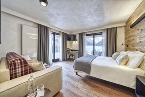Minibar, in-room safe, soundproofing, free WiFi