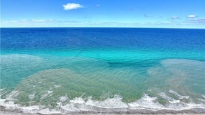 Room, 1 Bedroom, 2 Bathrooms (with Bunk insert) | Beach/ocean view
