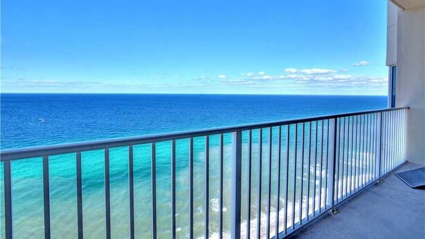 Room, 1 Bedroom, 2 Bathrooms (with Bunk insert) | Balcony view