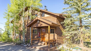 Elk Cabin, multiple rooms with full Kitchen | Exterior