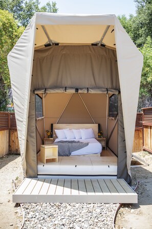 Lake View Jupe Tent | 1 bedroom, free WiFi, bed sheets - Grand Lake Lodge (Grand Lake)