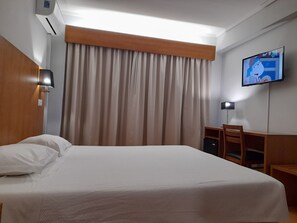 Minibar, desk, soundproofing, cots/infant beds - Hotel Moinho de Vento (Viseu)