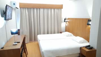 高級雙床房 | 迷你吧、書桌、隔音、嬰兒床 (收費)
