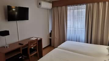 Phòng 2 giường đơn Superior | Minibar, bàn, phòng cách âm, nôi/giường cho trẻ sơ sinh (phụ phí)