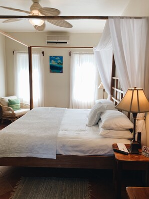 Coastal Classics | Tallelokero huoneessa, yksilöllisesti sisustettu