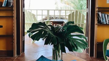 Caribbean Dreams | ๊ฑฐ์ค ๊ณต๊ฐ | ์ผ์ด๋ธ ์ฑ๋ ์์ฒญ์ด ๊ฐ๋ฅํ 42์ธ์น ์ค๋งํธ TV, TV