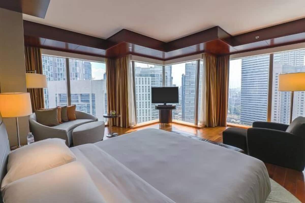 Allergikerbettwaren, Minibar, Zimmersafe, Schreibtisch