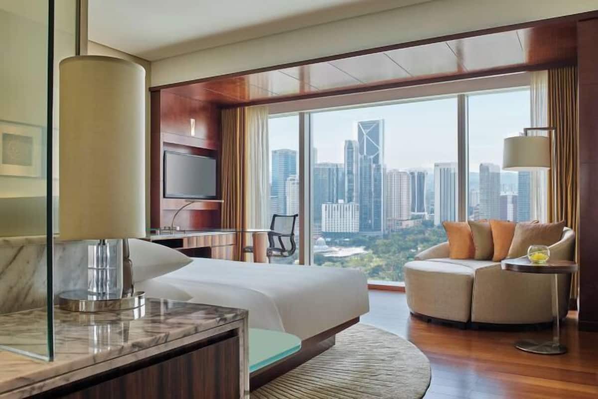 Allergikerbettwaren, Minibar, Zimmersafe, Schreibtisch