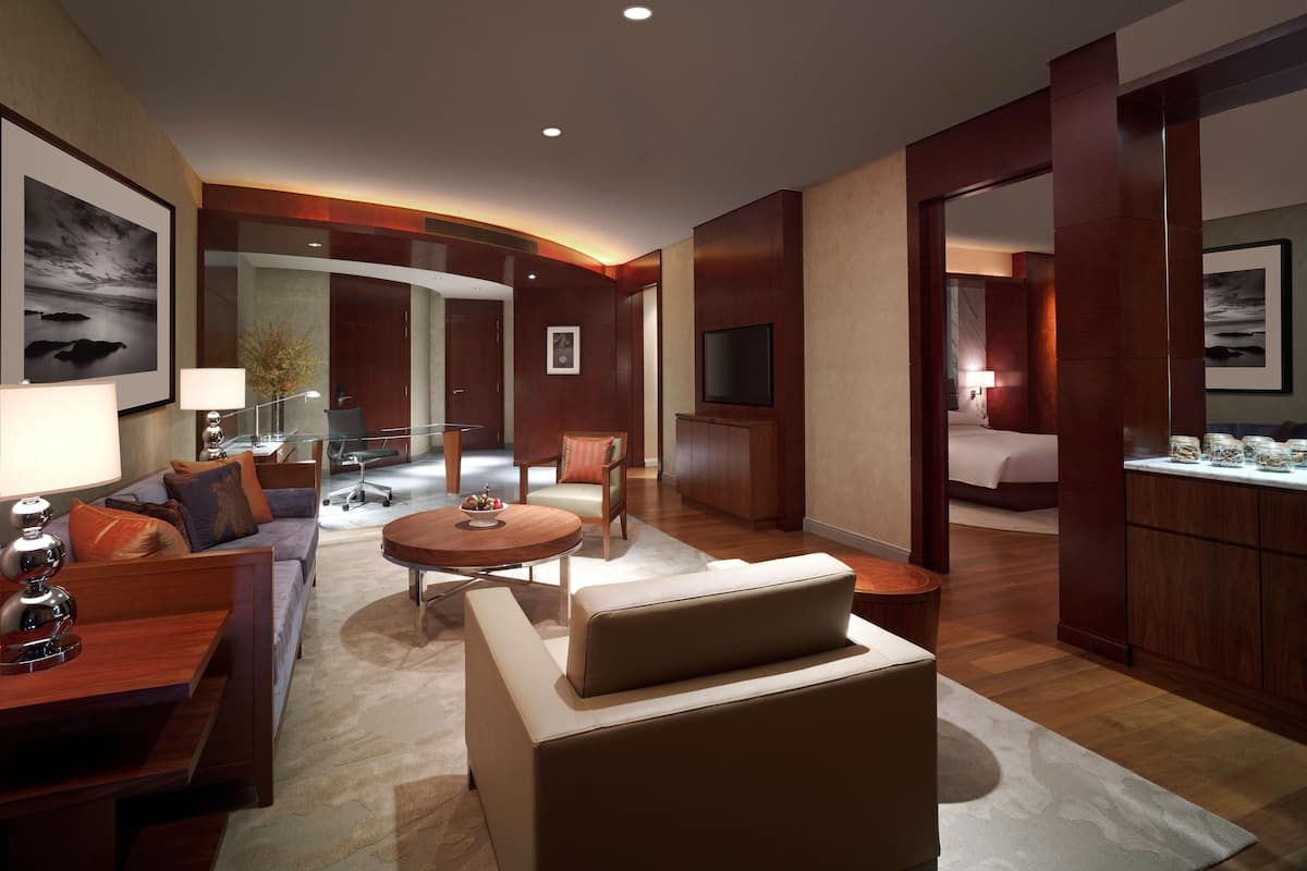 Allergikerbettwaren, Minibar, Zimmersafe, Schreibtisch