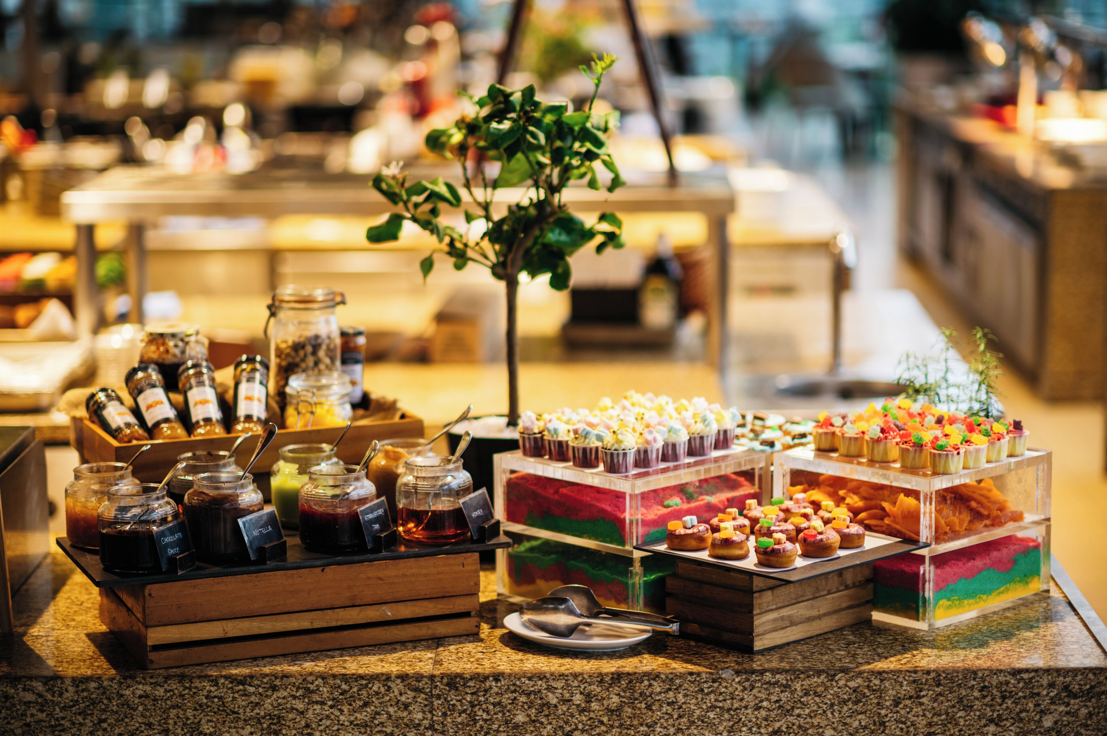 Desayuno buffet diario (MYR 115 por persona)