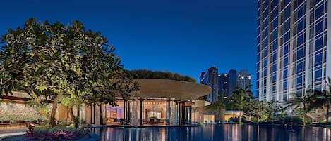 Outdoor pool, open 8:00 AM to 8:00 PM, free pool cabanas, pool loungers