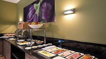 Dagelijks ontbijtbuffet (EUR 18 per persoon)