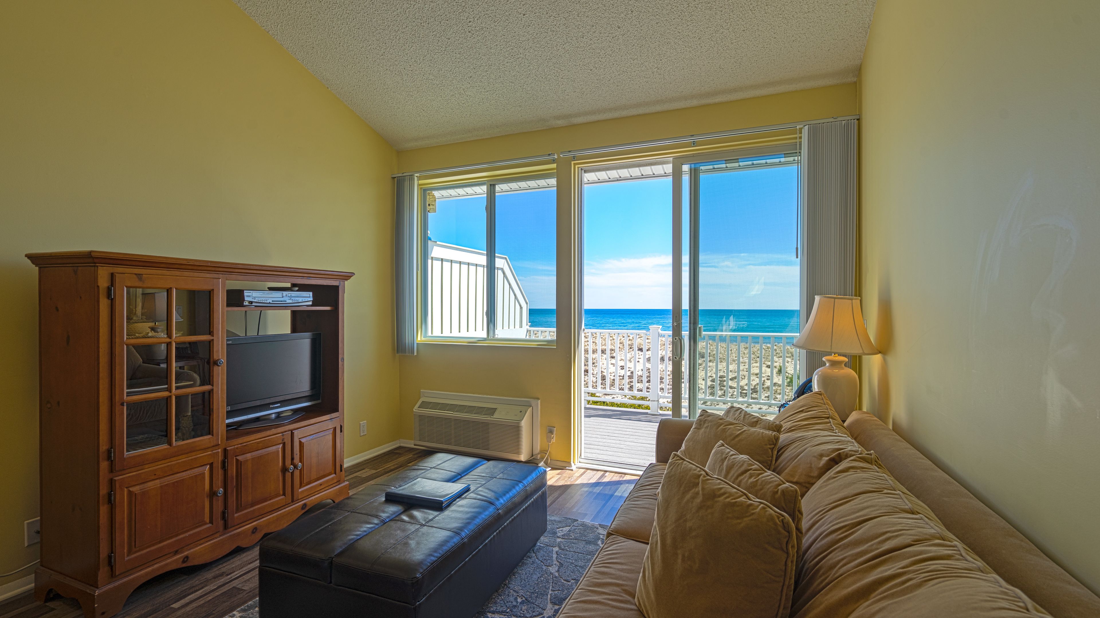 1 bedroom w/terrace upper | living area | tv