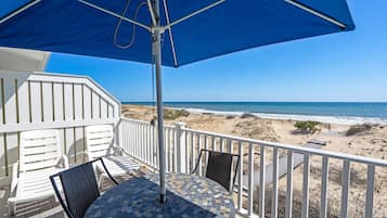 Suite, 1 soverom, kjøkken, havutsikt | Terrasse/patio