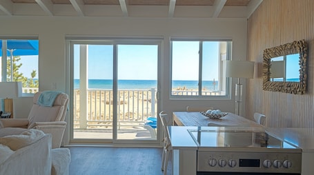 Lower One Bedroom Oceanfront (SR) | Terrace/patio. Sea Crest Resort