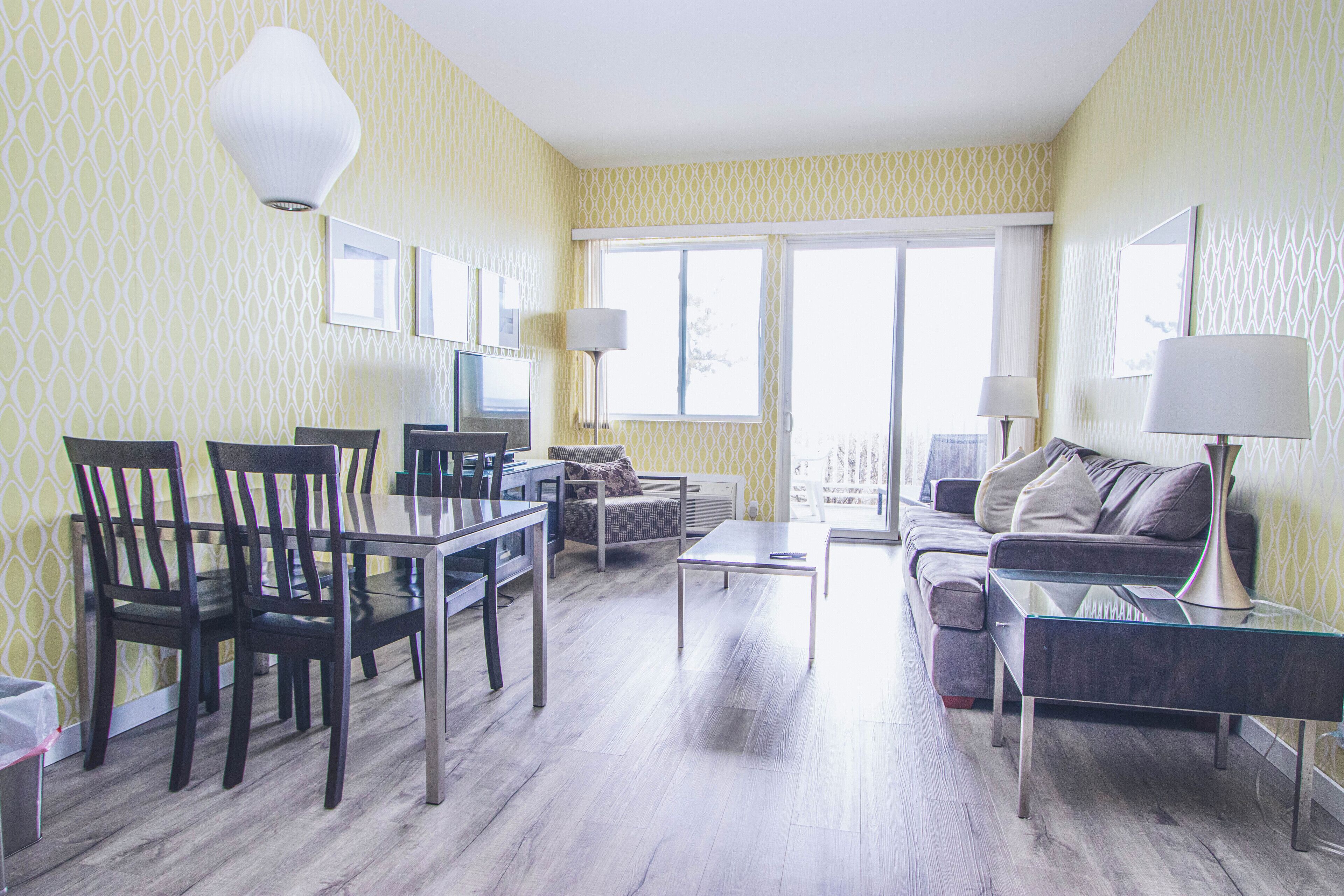 Suite, 1 Bedroom, Kitchen, Ocean View | Living area