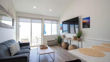 1 Bedroom w/Terrace Upper