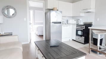 2 habitaciones, decoración personalizada, muebles diferentes y cunas