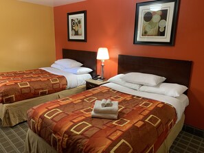 Chambre double, 2 lits doubles, non-fumeur | Coffre-fort, accĂšs au Wi-Fi (inclus), literie fournie