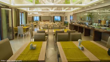 Tägliches Frühstücksbuffet gegen Gebühr