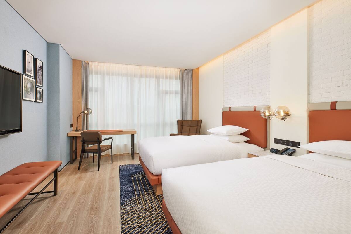Standard Room, 2 Double Beds, City View
