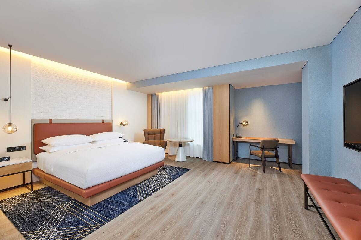 Room, 1 King Bed, City View