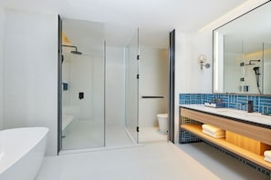 Premium suite, 1 kingsize bed, uitzicht op de stad | Badkamer