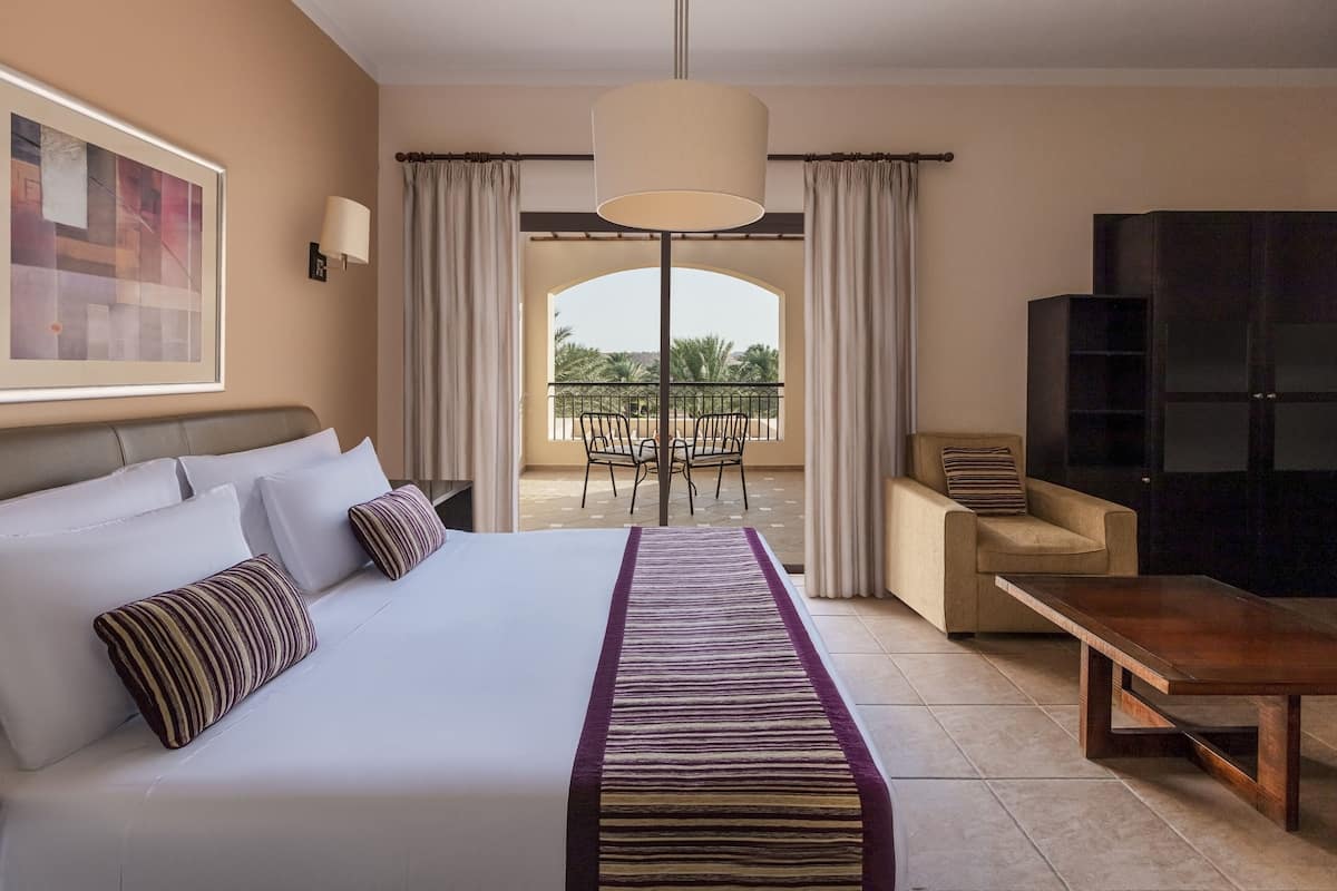 Studio | 2 bedrooms, minibar, in-room safe, desk