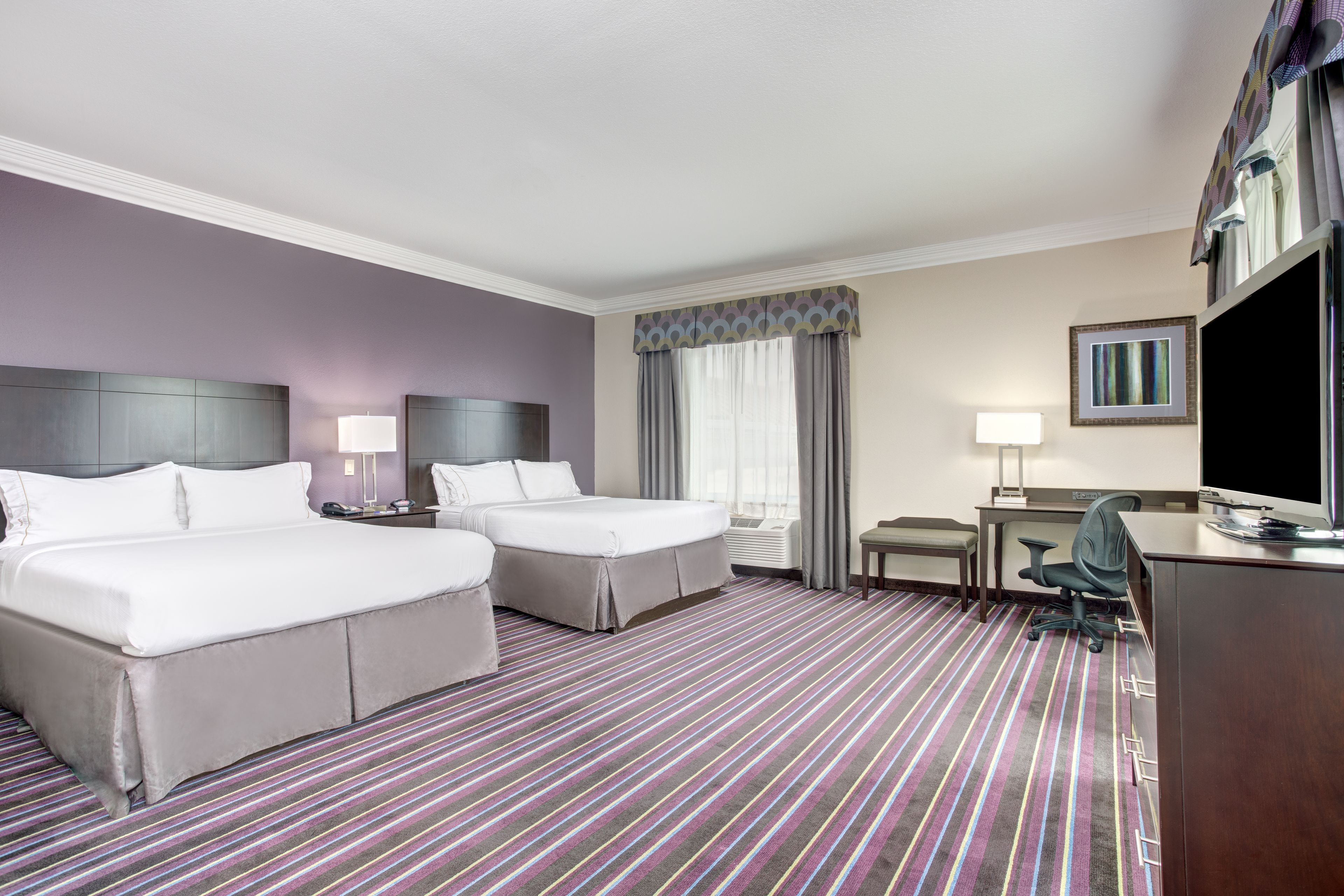 suite, non smoking | in-room safe, desk, iron/ironing board, cots/infant beds