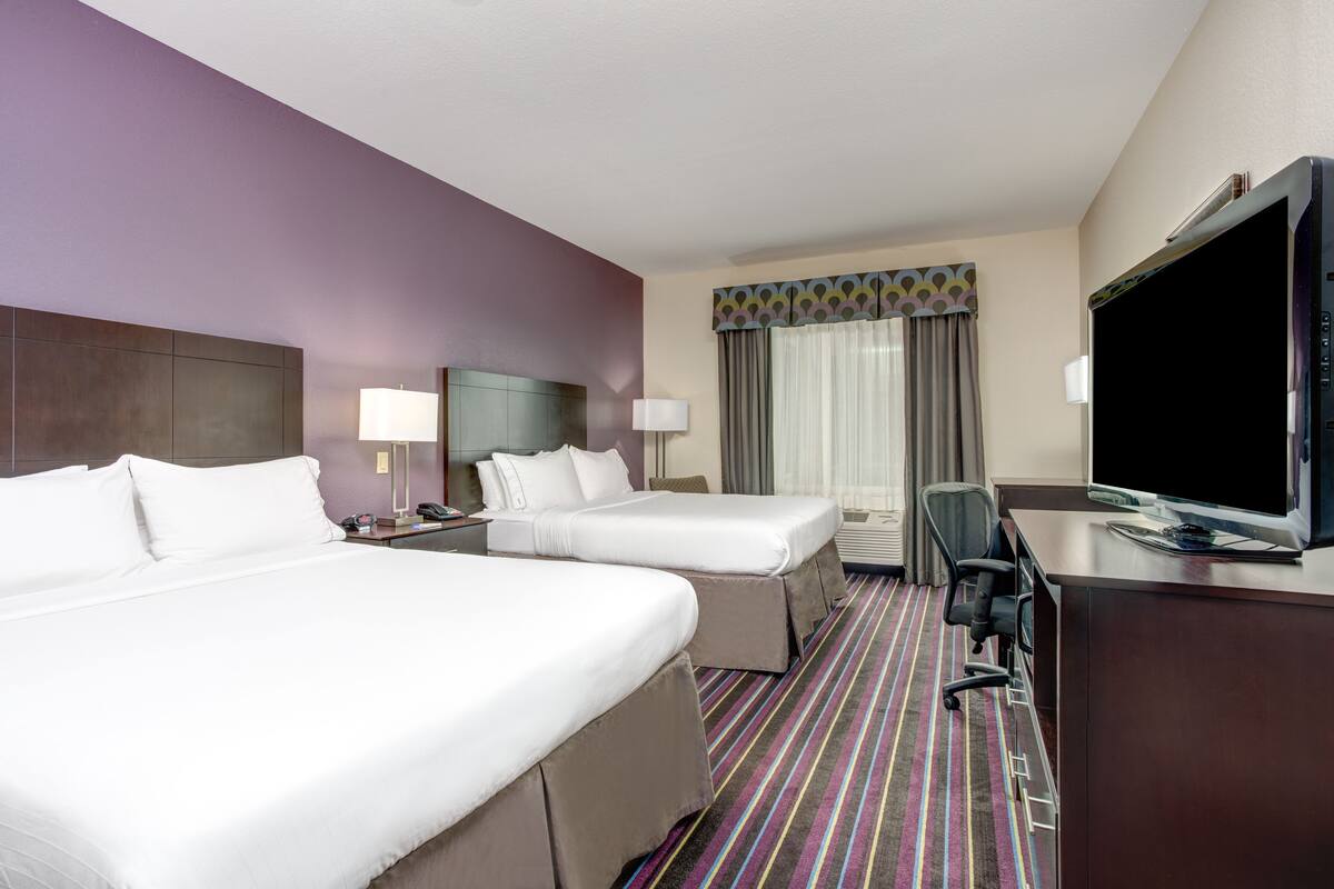 In-room safe, desk, iron/ironing board, cribs (surcharge)