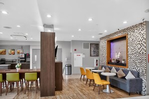 Free daily continental breakfast - Times Square West Hotel, BW Signature Collection (New York)