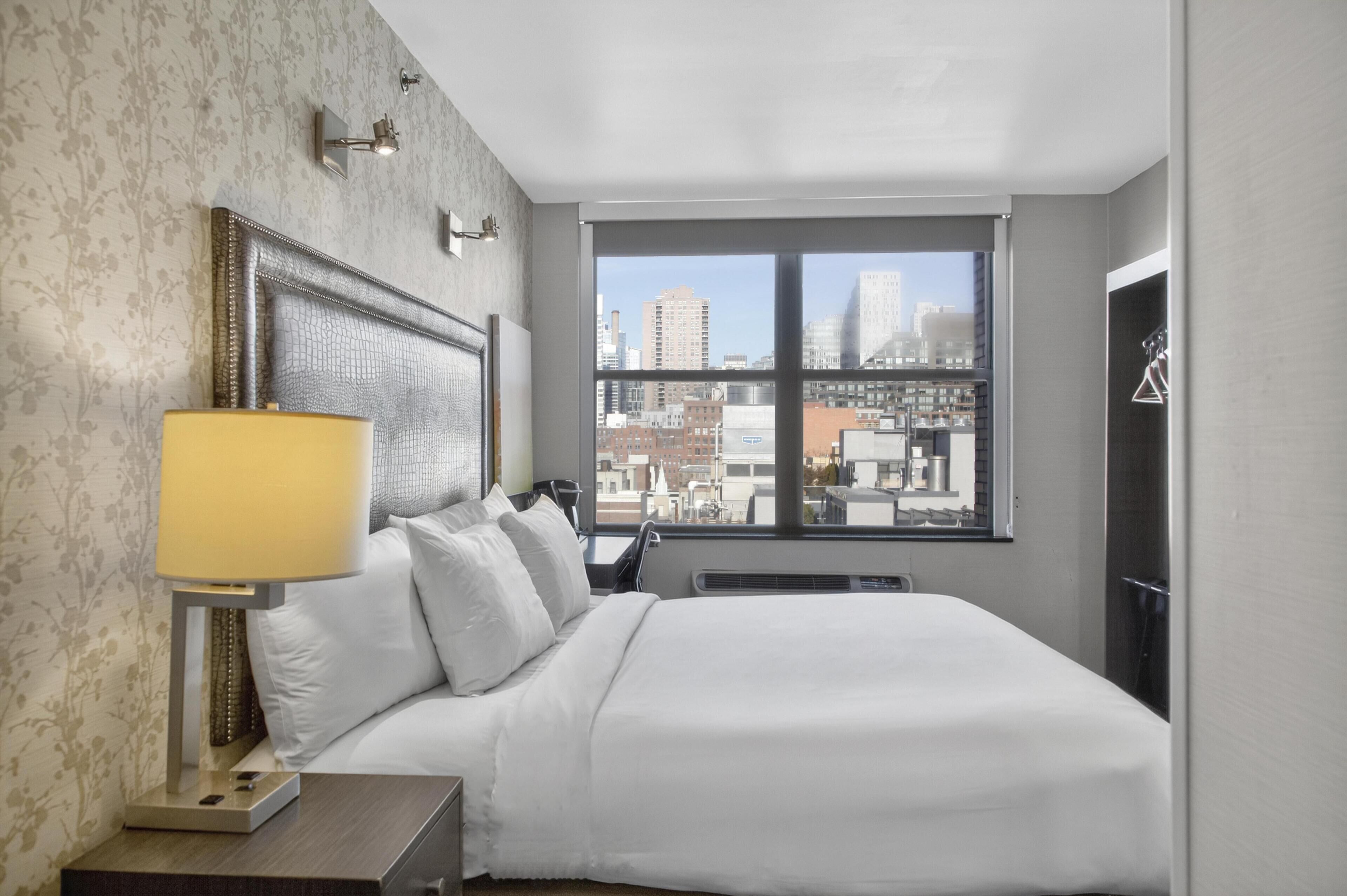 Chambre Standard, 1 très grand lit, non-fumeur (View) | Bureau, espace de travail pour ordinateurs portables