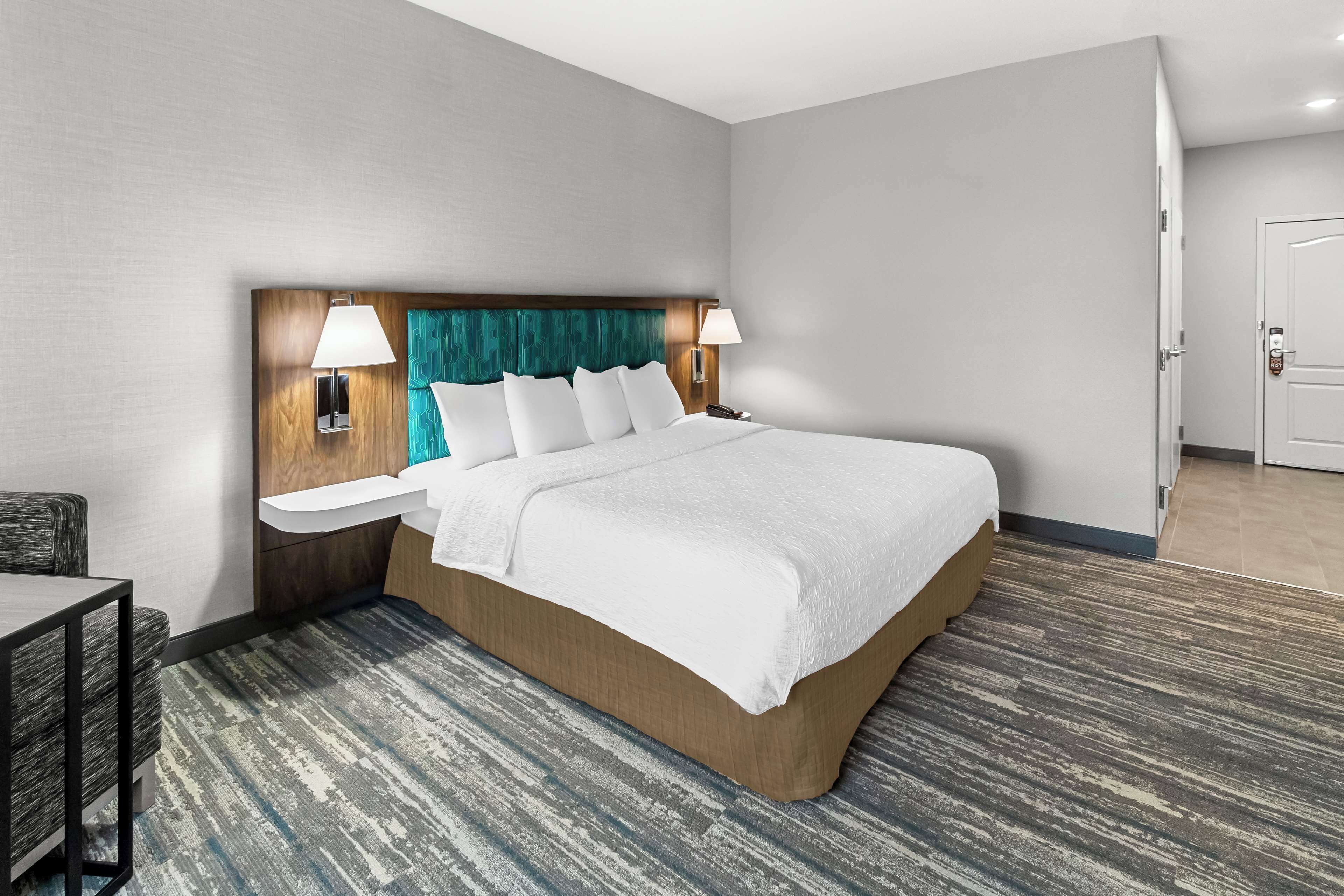 Room, 1 King Bed with Sofa bed, Accessible, Microwave | Desk, blackout drapes, soundproofing, iron/ironing board