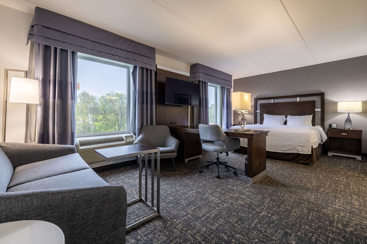 king studio suite | down duvets, pillow-top beds, in-room safe, laptop workspace