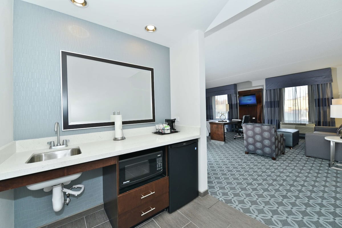 42-inch flat-screen tv with cable channels, tv, pay films