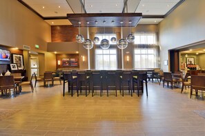 Restaurant - Hampton Inn & Suites Greensboro/Coliseum Area (Greensboro)