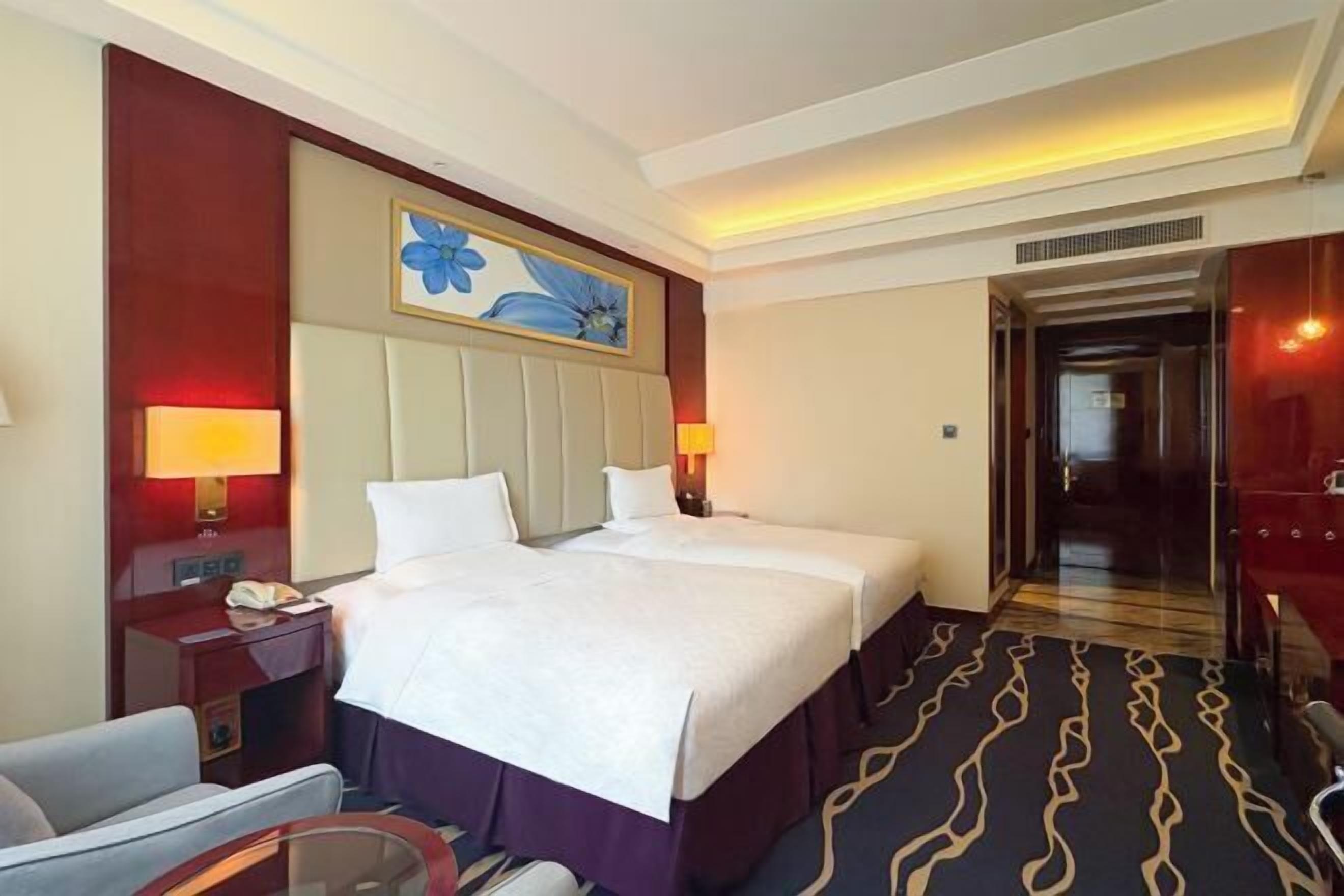 Minibar, in-room safe, alarm clocks