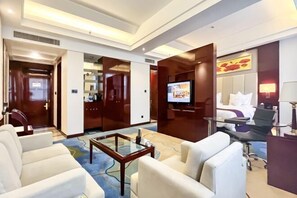 Minibar, in-room safe, alarm clocks - Northeast Hotel (Shenyang)