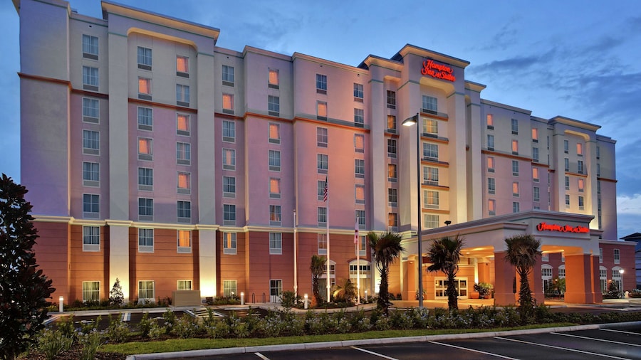 Hampton Inn & Suites Orlando Airport @ Gateway Village