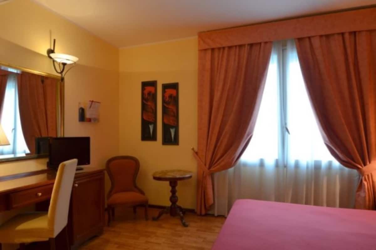 basic double or twin room | in-room safe, desk, soundproofing, rollaway beds