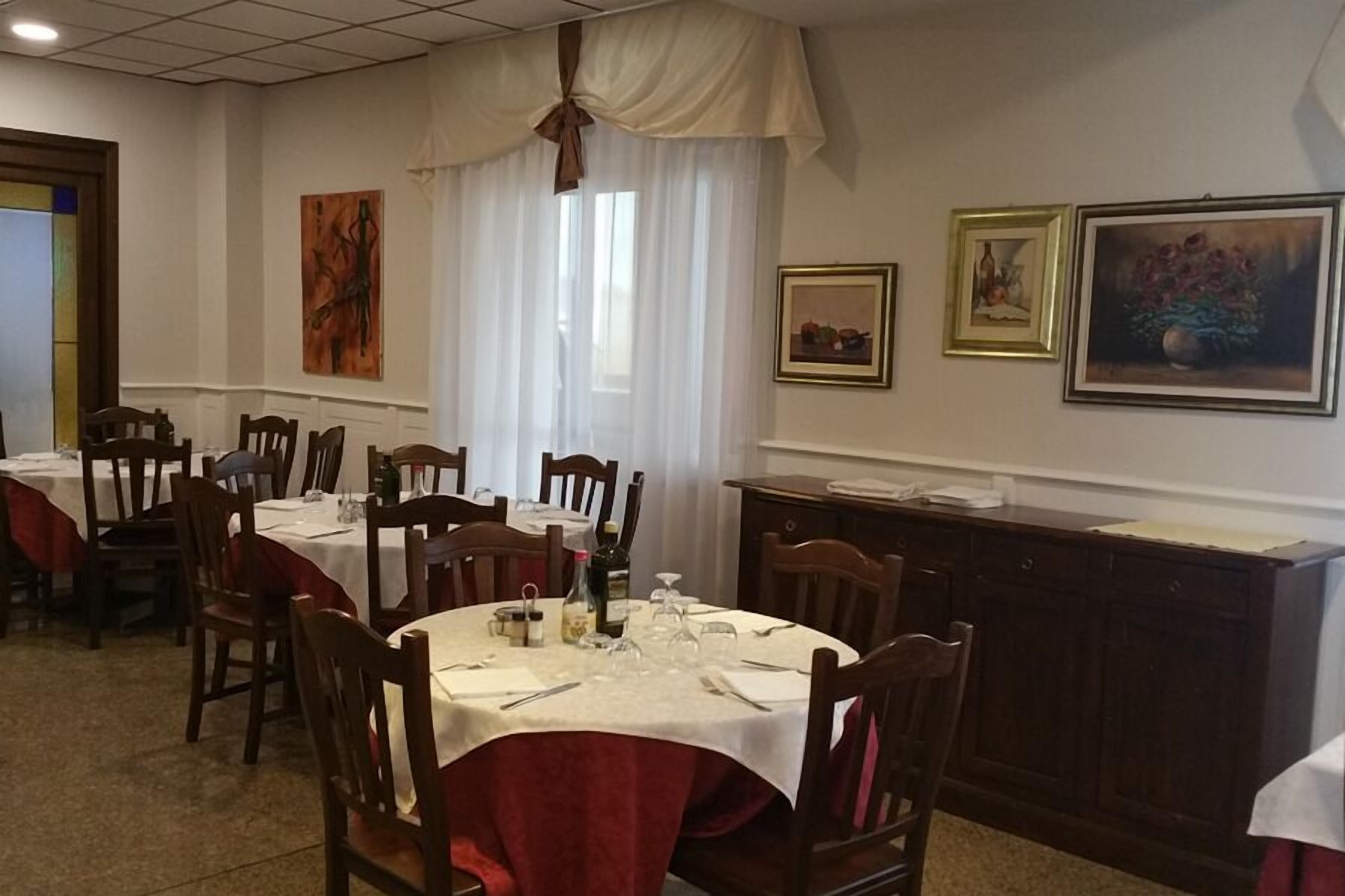 breakfast, lunch, dinner served; italian cuisine