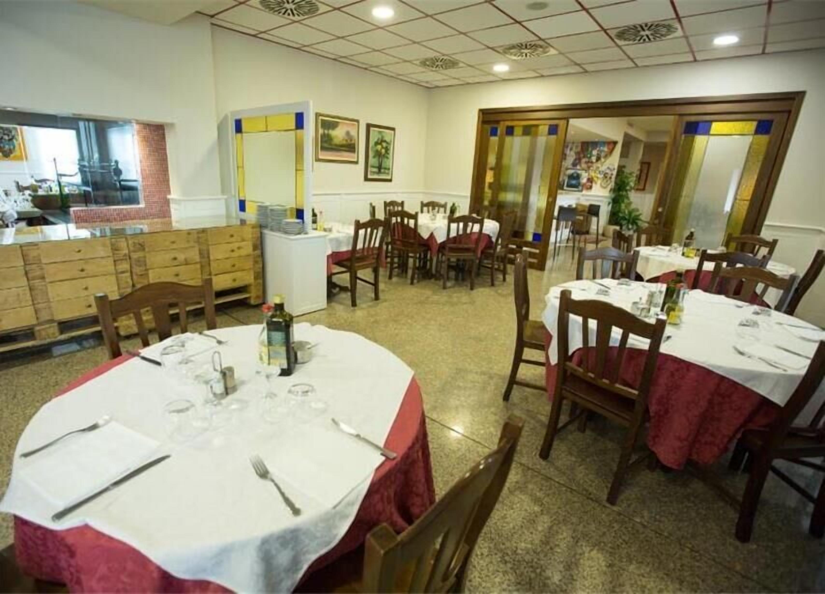 breakfast, lunch, dinner served; italian cuisine