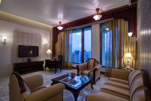 Ropa de cama de alta calidad y minibar 