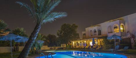 Seasonal outdoor pool