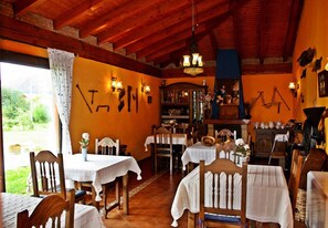 Dining - H&AP Rural Merrutxu (Ibarranguelua)