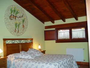 Minibar, individually decorated, individually furnished, desk