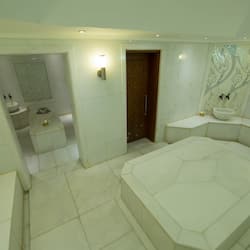 Couples treatment room(s), sauna, steam room, Turkish bath/hammam