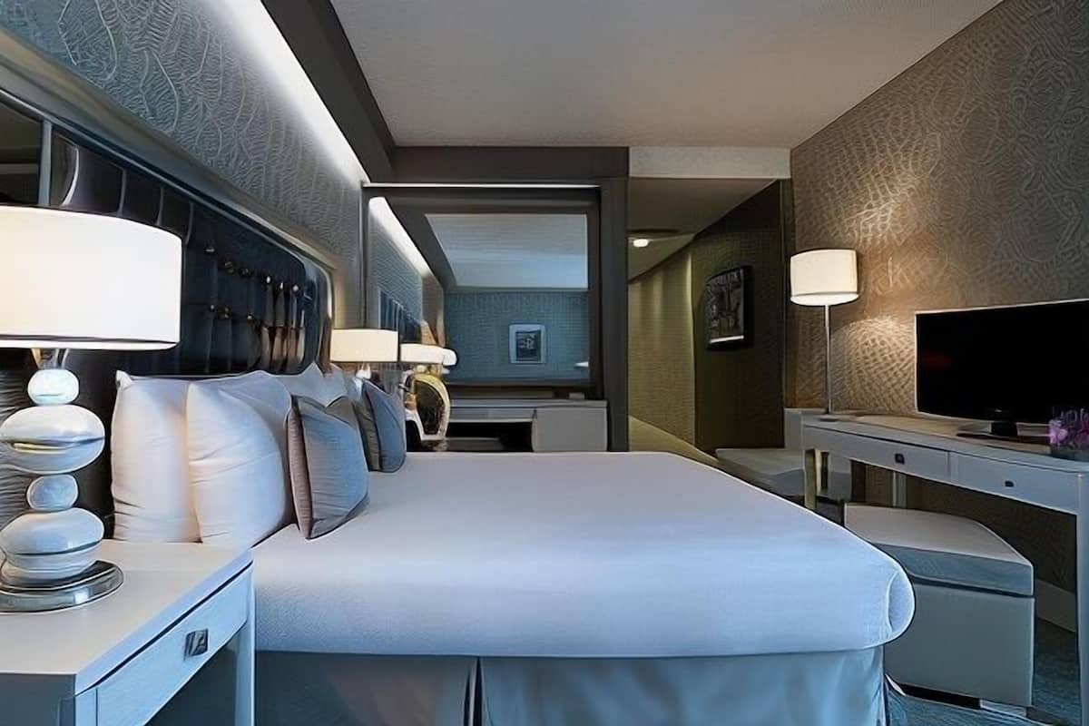 房內夾萬、免費嬰兒床、摺床/加床 (收費)、Wi-Fi (收費)