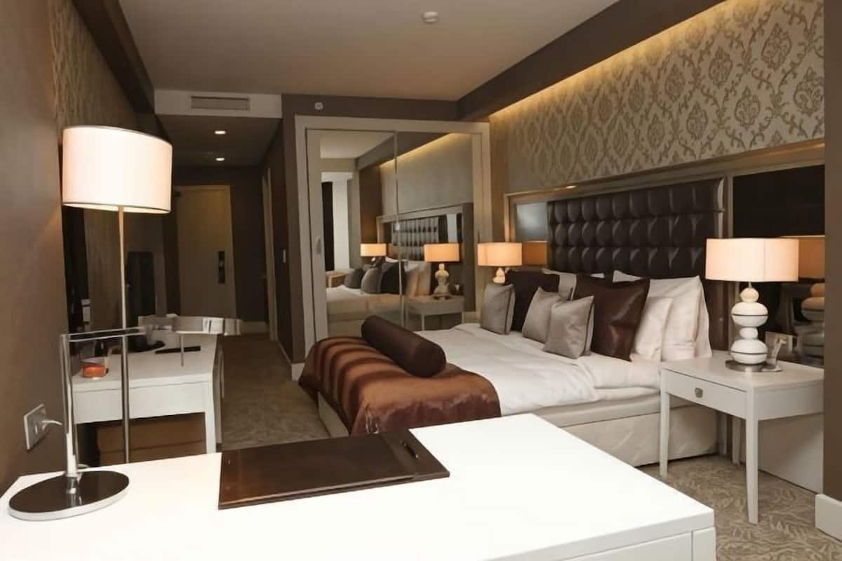 In-room safe, free cribs/infant beds, rollaway beds, WiFi