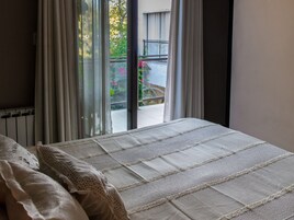 1 dormitorio, ropa de cama de alta calidad, edredones de plumas